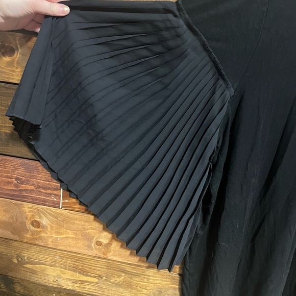 Black Pleated Sleeve Blouse - Picture 2 of 4